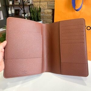 ***Closet Clear Out***BRAND NEW Louis Vuitton Desk Agenda